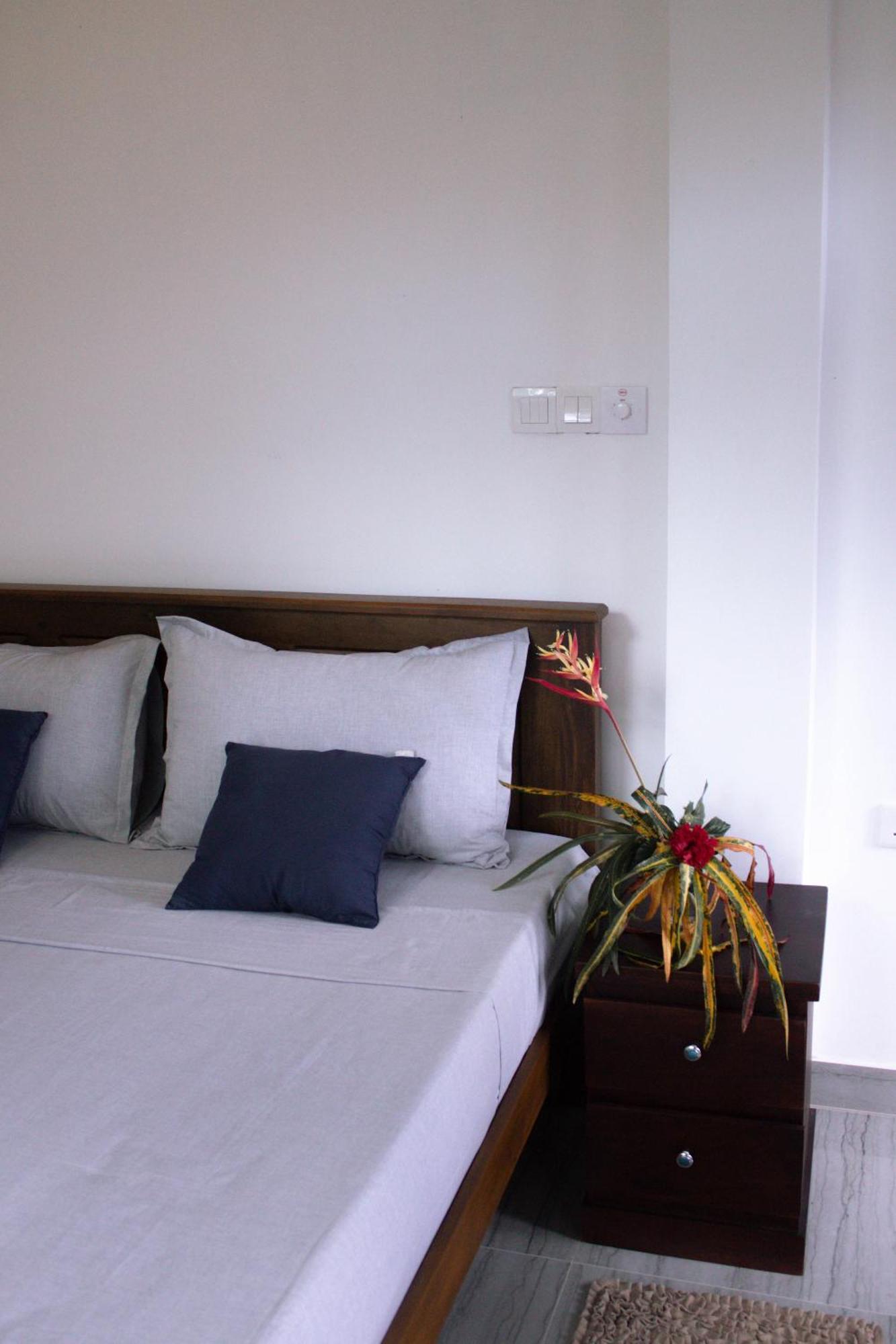 Uralsurf House Hotel Weligama Eksteriør billede