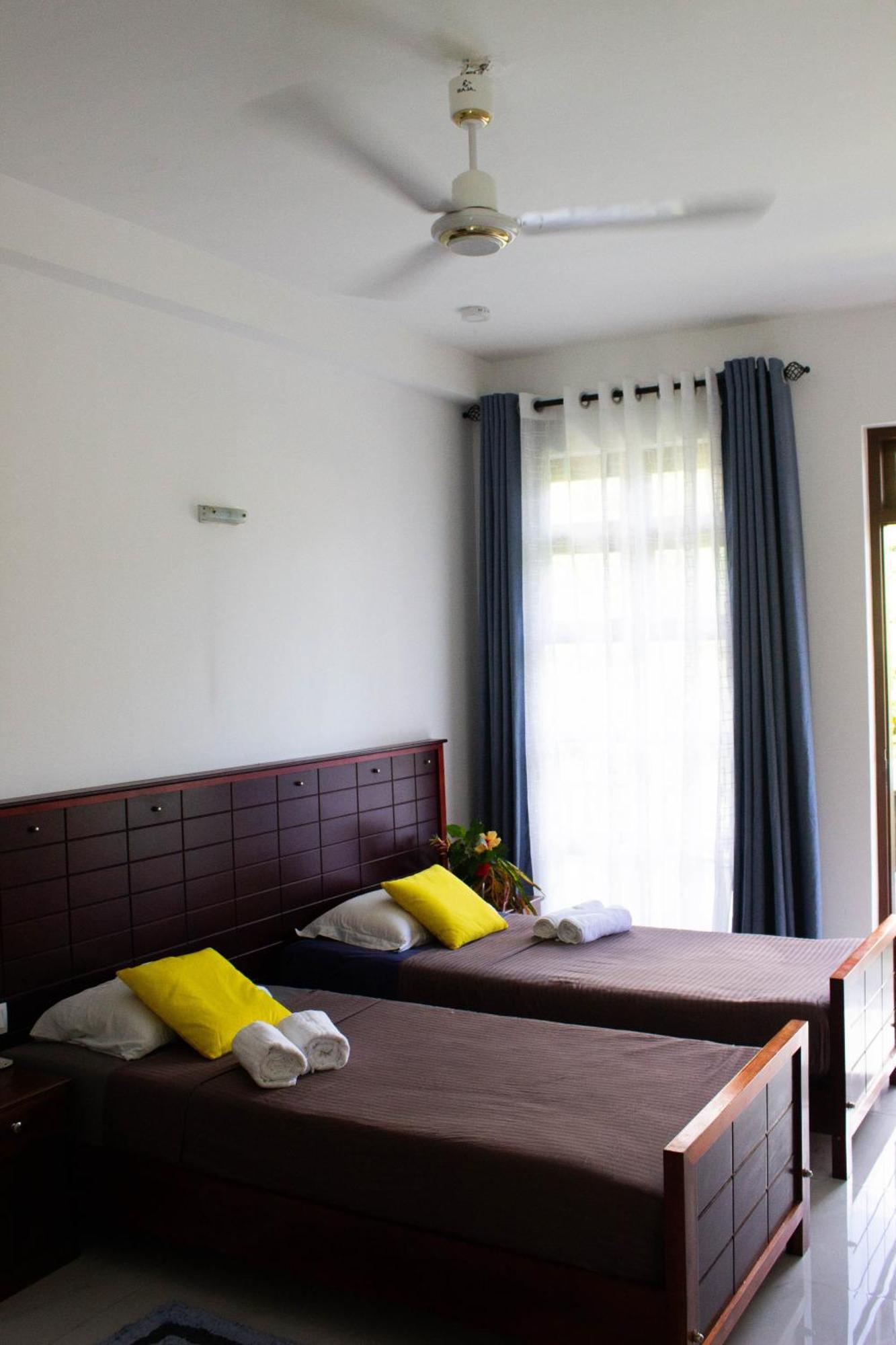 Uralsurf House Hotel Weligama Eksteriør billede